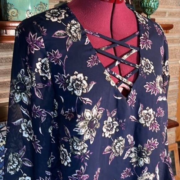 Speechless Navy & Purple Floral Tunic Bell Sleeve Criss-Cross Front Medium NWOT - Picture 2 of 11